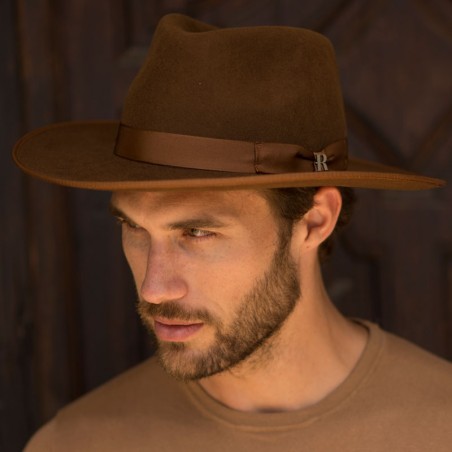 Tyggegummi form Rund Exclusive Fedora Hat for Men handcrafted in Spain from 100% Wool Felt