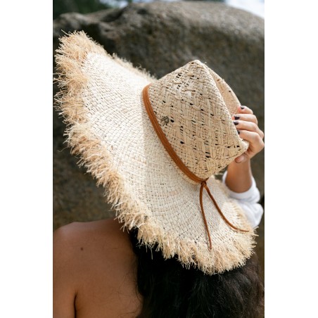 Sombrero de Verano Mujer hecho en 100% Paja Natural, Estilo Fedora de Ala Extra Ancha y Bordes Deshilachados - Raceu Hats