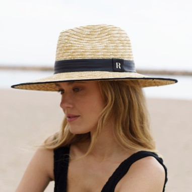 Chapéu de Palha de Trigo Natural para Mulher com Fita de Couro Preto e Bordado Preto na Aba - Raceu Hats