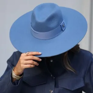 https://www.raceuhats.com/8343-home_default/women-s-wide-brim-wool-felt-electric-blue-hat.jpg