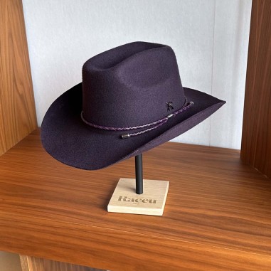 Elegant Hat Display: The Perfect Combination of Functionality and Style.