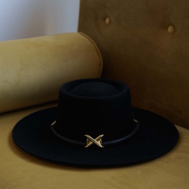 Zeitlose Eleganz: Damen Canotier-Hut aus 100% Schwarzem Wollfilz, Mittelbreite Krempe