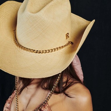 Cappello da Cowboy da Donna colore Naturale con Catena Dorata - l'Ultima Tendenza Moda - Raceu Hats